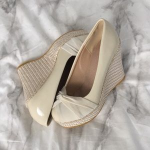 NEW! Women’s size 4.5 (34)